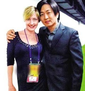 吴彦祖刘烨周华健李小龙 男星漂亮洋老婆家居照