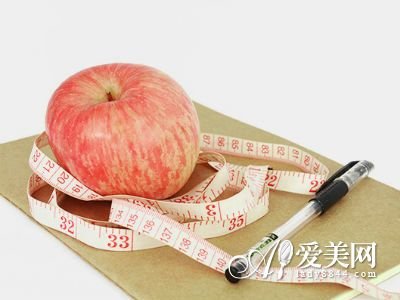  揭秘苹果的4大美容功效 秋天吃苹果注意3点 