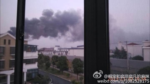 图说：今天（11月30日）下午5点左右，位于松江泗泾的上海女子监狱发生火情。来源：网友图（请联系“新民晚报新民网”以奉稿酬）