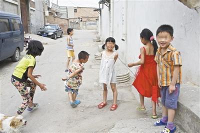 探访北京奶西村“移民少年”：群体抢劫斗殴频发
