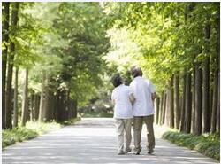 老年人散步养生应该注意哪些事项？