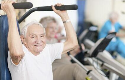 老人如何防摔倒 体育运动加上锻炼大脑